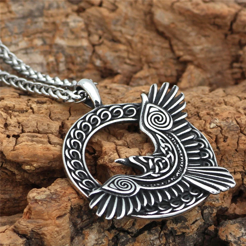 Collier pendentif corbeau nordique en acier inoxydable, crâne de corbeau, oiseau, pendentif rond, Viking, Punk, aigle, animal, biker, bijoux de mode, cadeaux