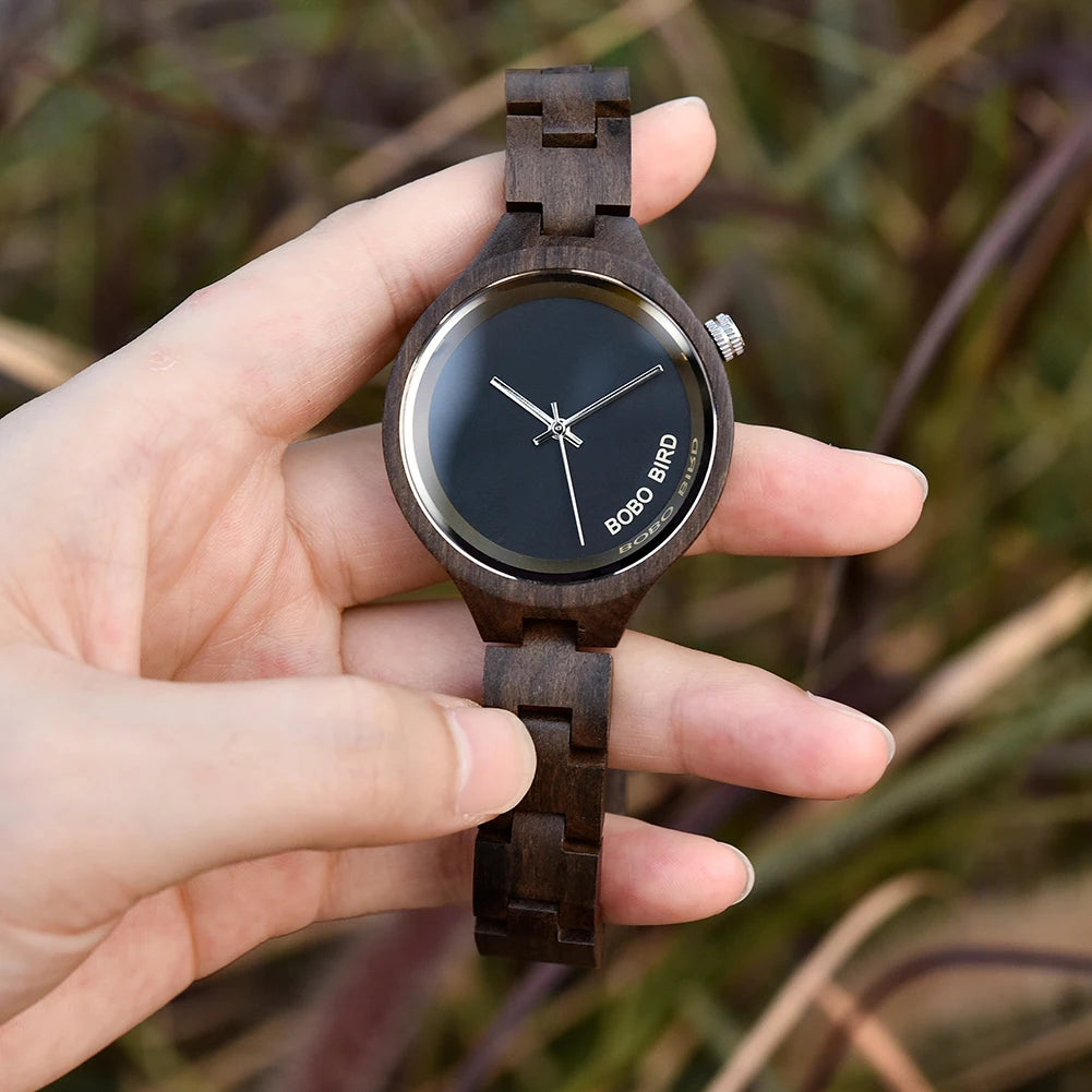 Montres en bois BOBO BIRD pour femmes Montre en bois gravée légère naturelle Montre-bracelet à quartz simple pour femme Cadeau personnalisé pour elle
