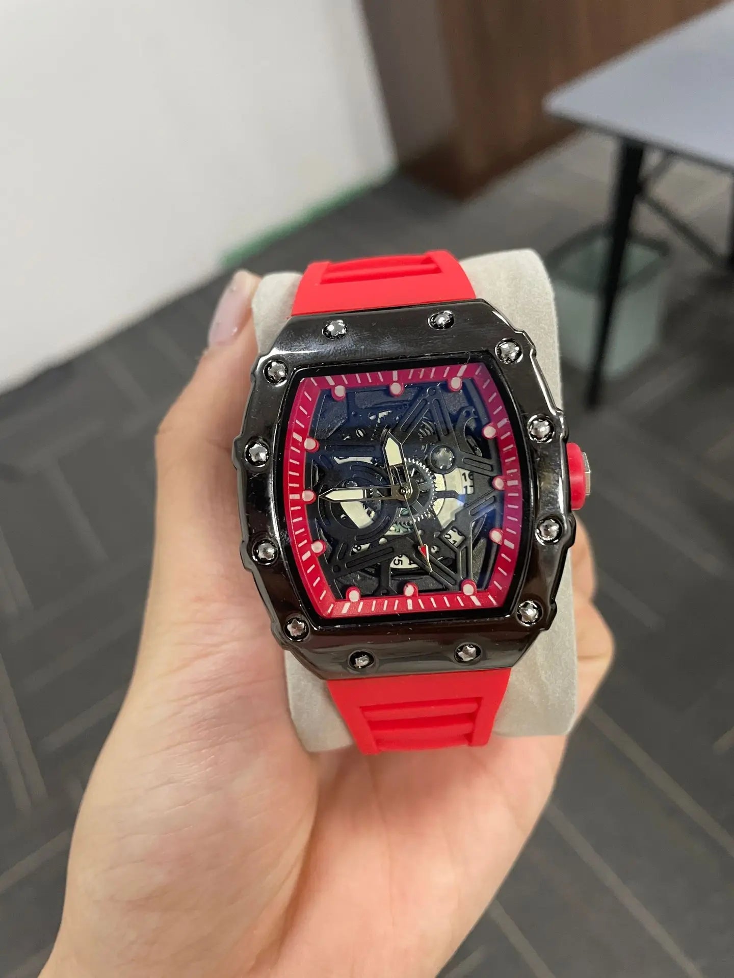 Domineering Beauty Pentagram Luminous Wine Barrel Watch