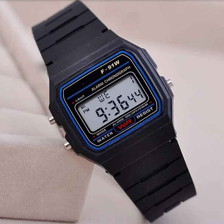 Femmes Hommes Unisexe Montre Or Argent Noir Vintage LED Numérique Sport Militaire Montres Bracelets Électronique Numérique Cadeau Présent Homme