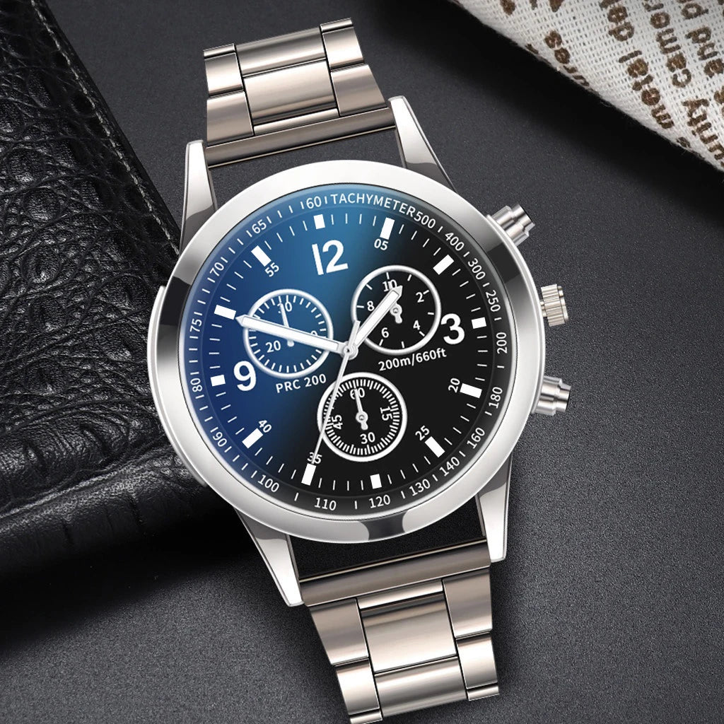 Men's quartz watch with stainless steel bracelet and matching accessory