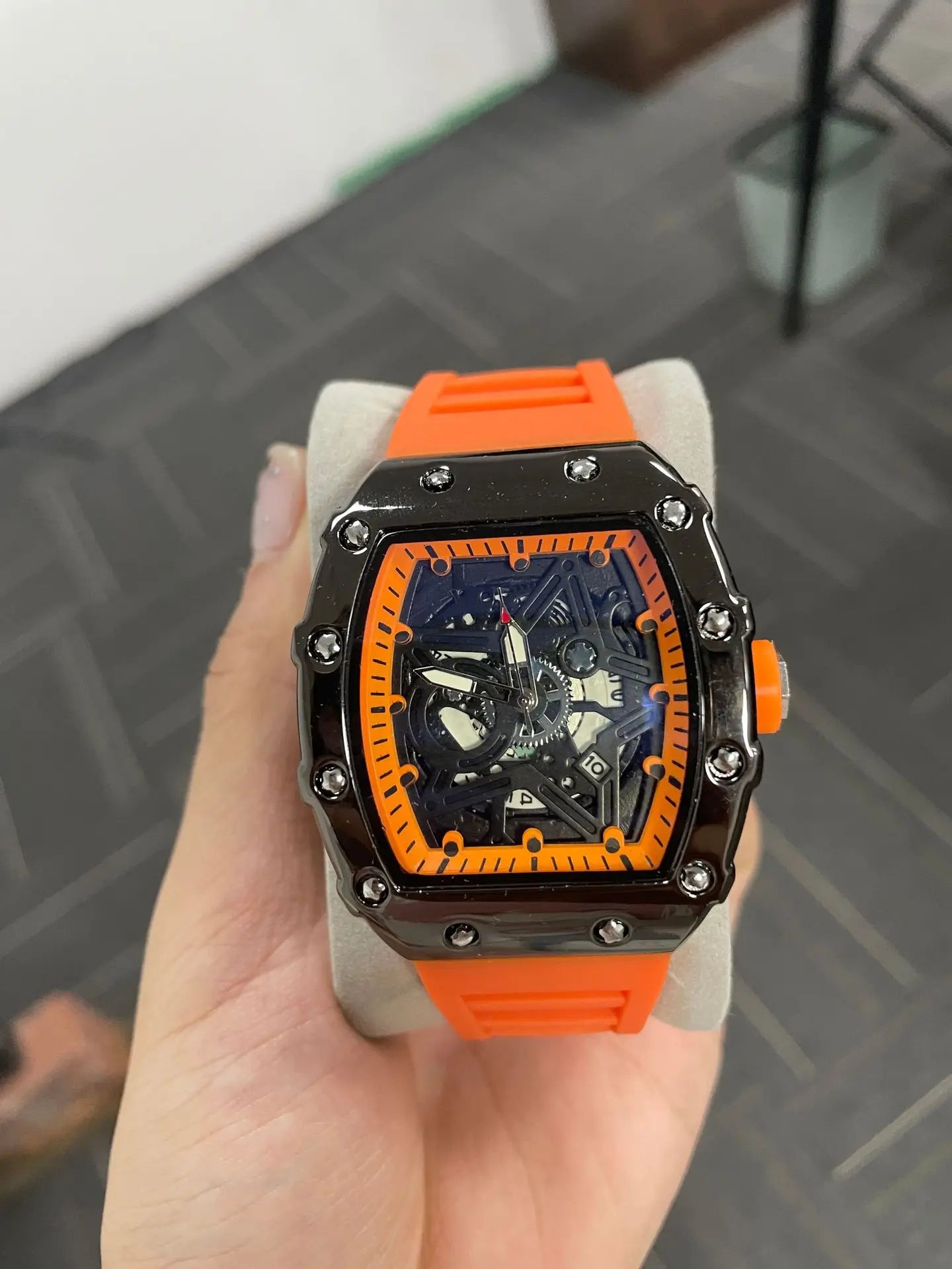 Domineering Beauty Pentagram Luminous Wine Barrel Watch