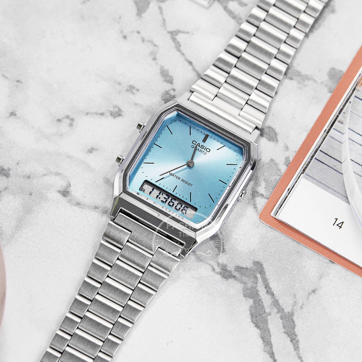 Montre Casio Homme Double Affichage Style Rétro Cadran Personnalisé Mouvement à Quartz Résistante à l'Eau AQ-230A-