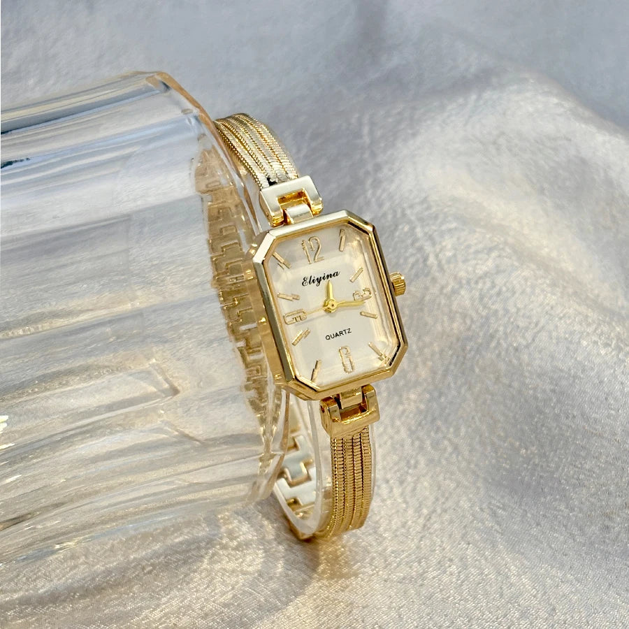 ChronoState Gold Tassel – Montre-bracelet rectangulaire pour femme | Montre-bracelet élégante à chaîne