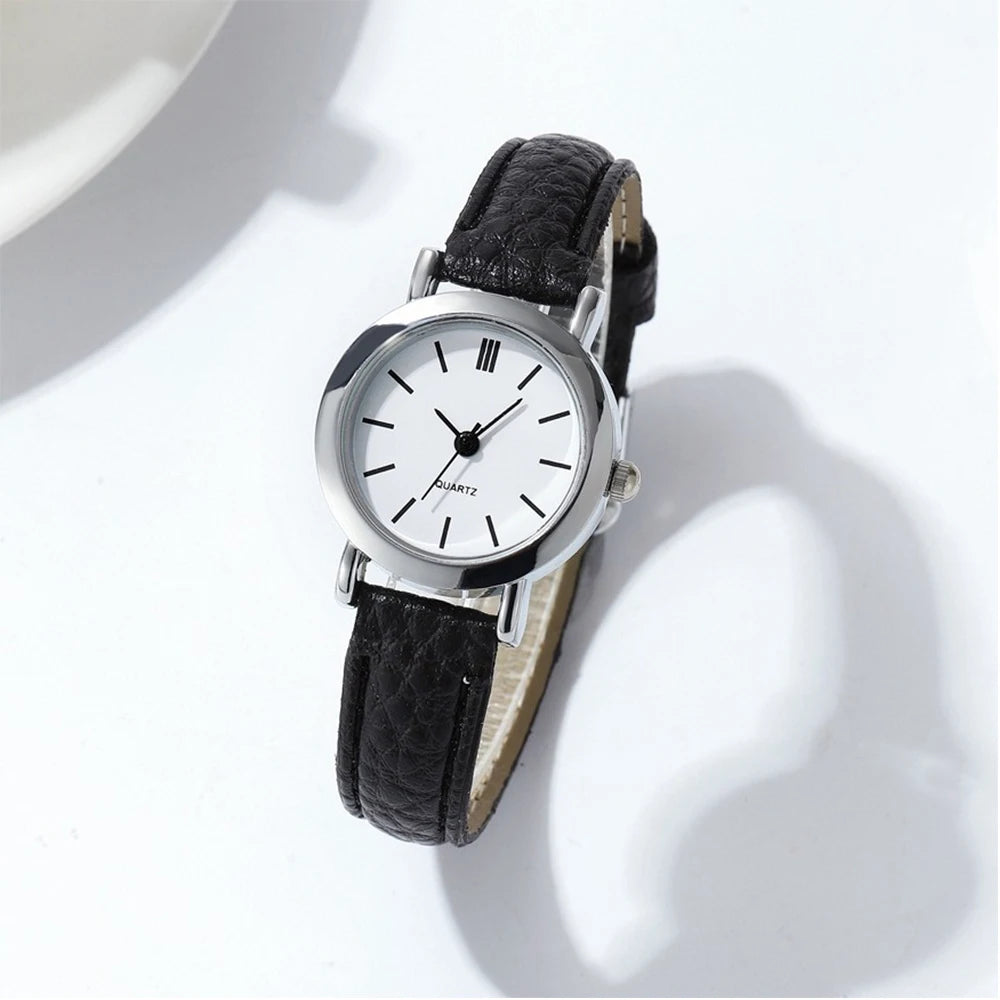 Montre à Quartz Décontractée pour Femmes avec Petit Cadran et Bracelet en Cuir