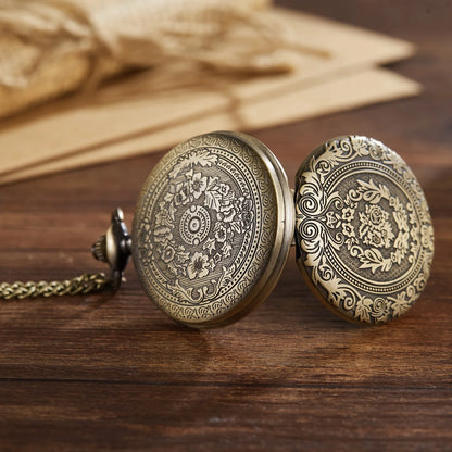 Montres de poche classiques et rétro à couvercle rabattable, gravées, pour femmes et hommes, montres suspendues à quartz, idéales pour offrir des cadeaux.