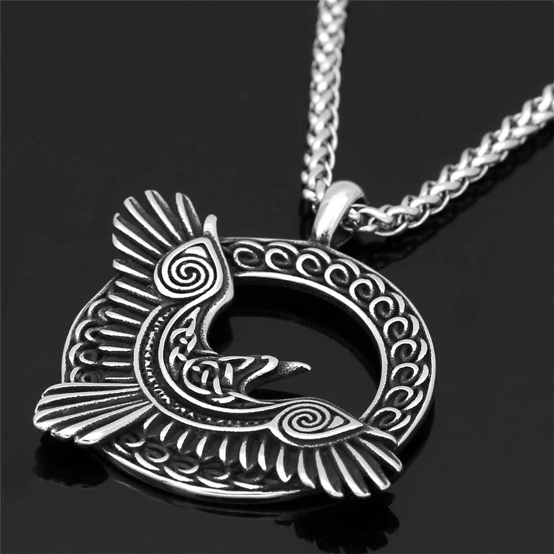 Collier pendentif corbeau nordique en acier inoxydable, crâne de corbeau, oiseau, pendentif rond, Viking, Punk, aigle, animal, biker, bijoux de mode, cadeaux