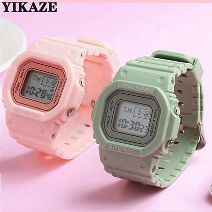 Montre de sport YIKAZE pour garçons et filles, montre électronique à LED pour étudiants, montre numérique carrée colorée pour hommes et femmes, montre étanche en caoutchouc