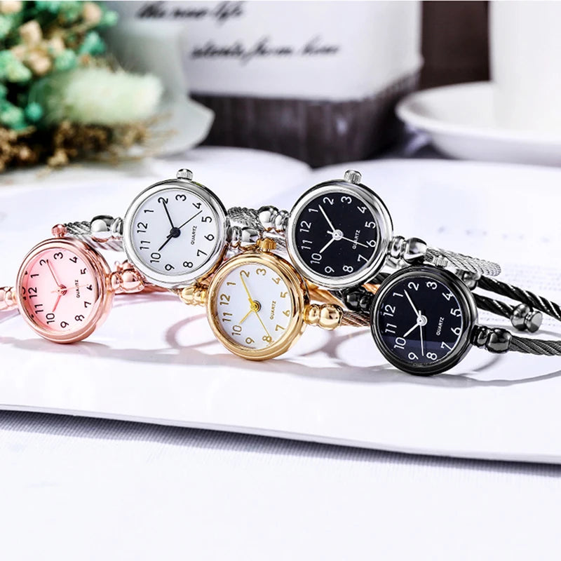 Fashion Women's Wristwatch Gold Bracelet Small Dial Elegant Watch New Cute Women Steel Bracelet Watch Quartz Wristwatch