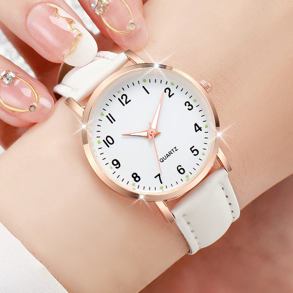 Montres Femme Tendance Décontractées Cadran Arabe Dames Bracelet Cuir Montre à Quartz Reloj Mujer Cadeau Fille