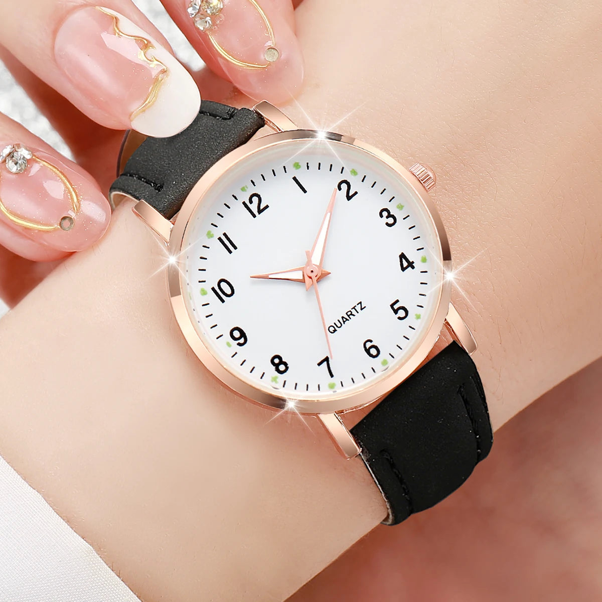 Montres Femme Tendance Décontractées Cadran Arabe Dames Bracelet Cuir Montre à Quartz Reloj Mujer Cadeau Fille