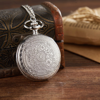 Montres de poche classiques et rétro à couvercle rabattable, gravées, pour femmes et hommes, montres suspendues à quartz, idéales pour offrir des cadeaux.