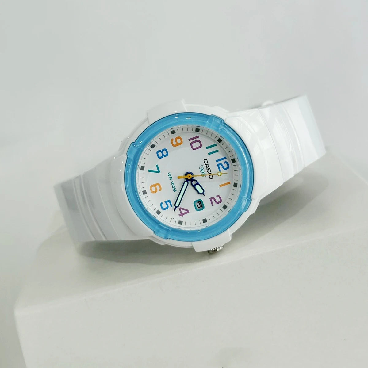 Montre Casio pour adolescents Couleurs Vives Tenues Tendance Nouveau Modèle 2026 Série LX-800H