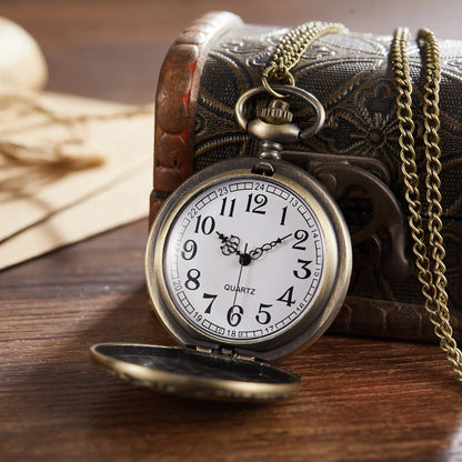 Montres de poche classiques et rétro à couvercle rabattable, gravées, pour femmes et hommes, montres suspendues à quartz, idéales pour offrir des cadeaux.
