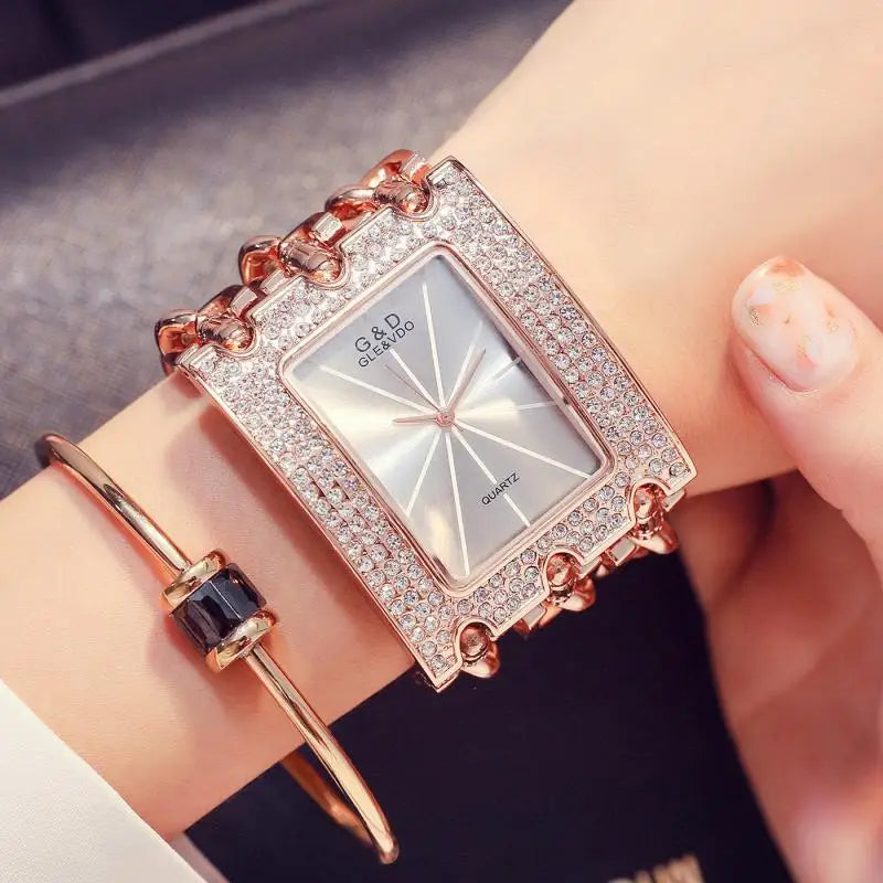 G&D New Casual Fashion Women Bracelet Watch For Female Clock Three Chain Rhinestone Quartz Ladies Wrist Watches Big Dial Golden