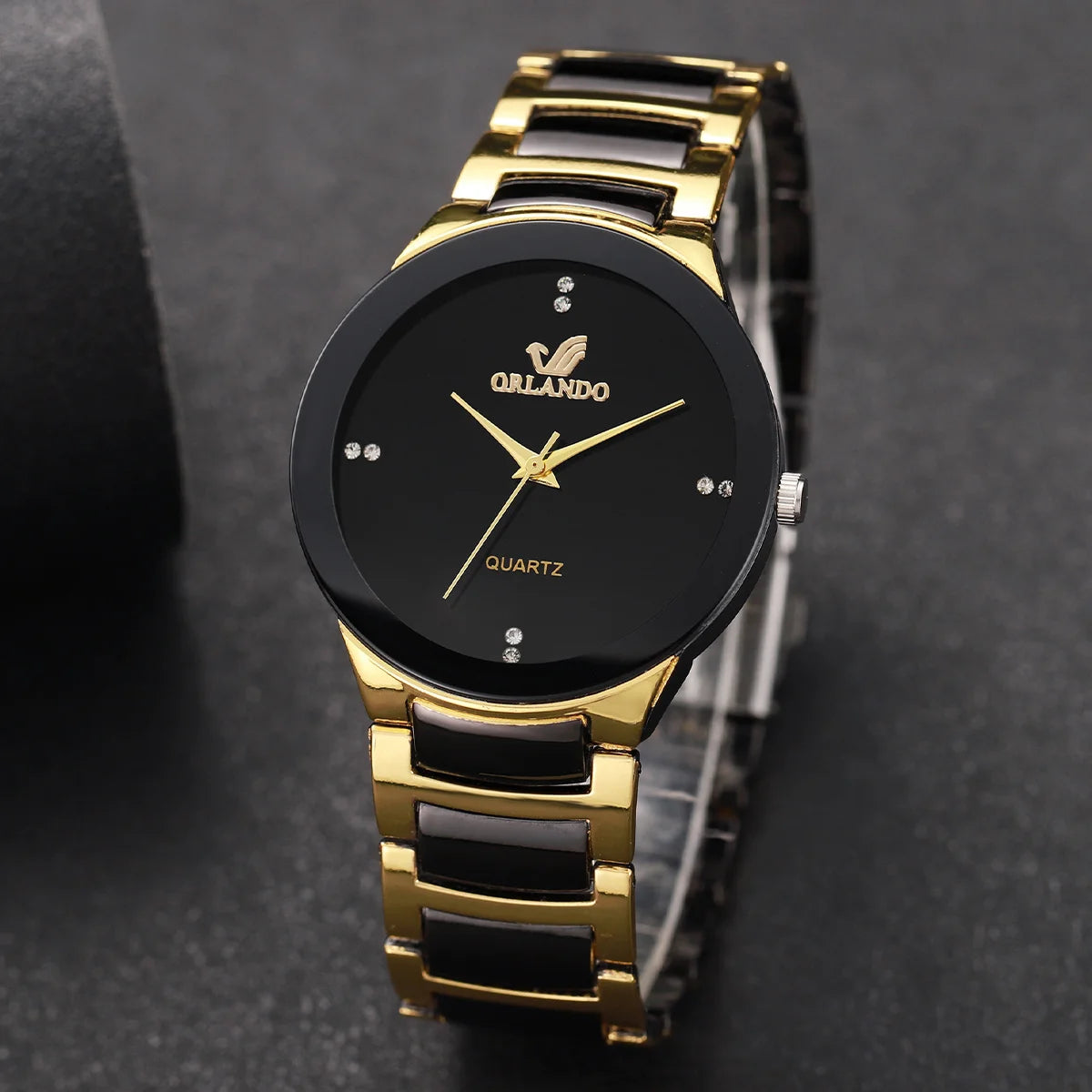 Men's quartz watch with stainless steel strap and classic dial