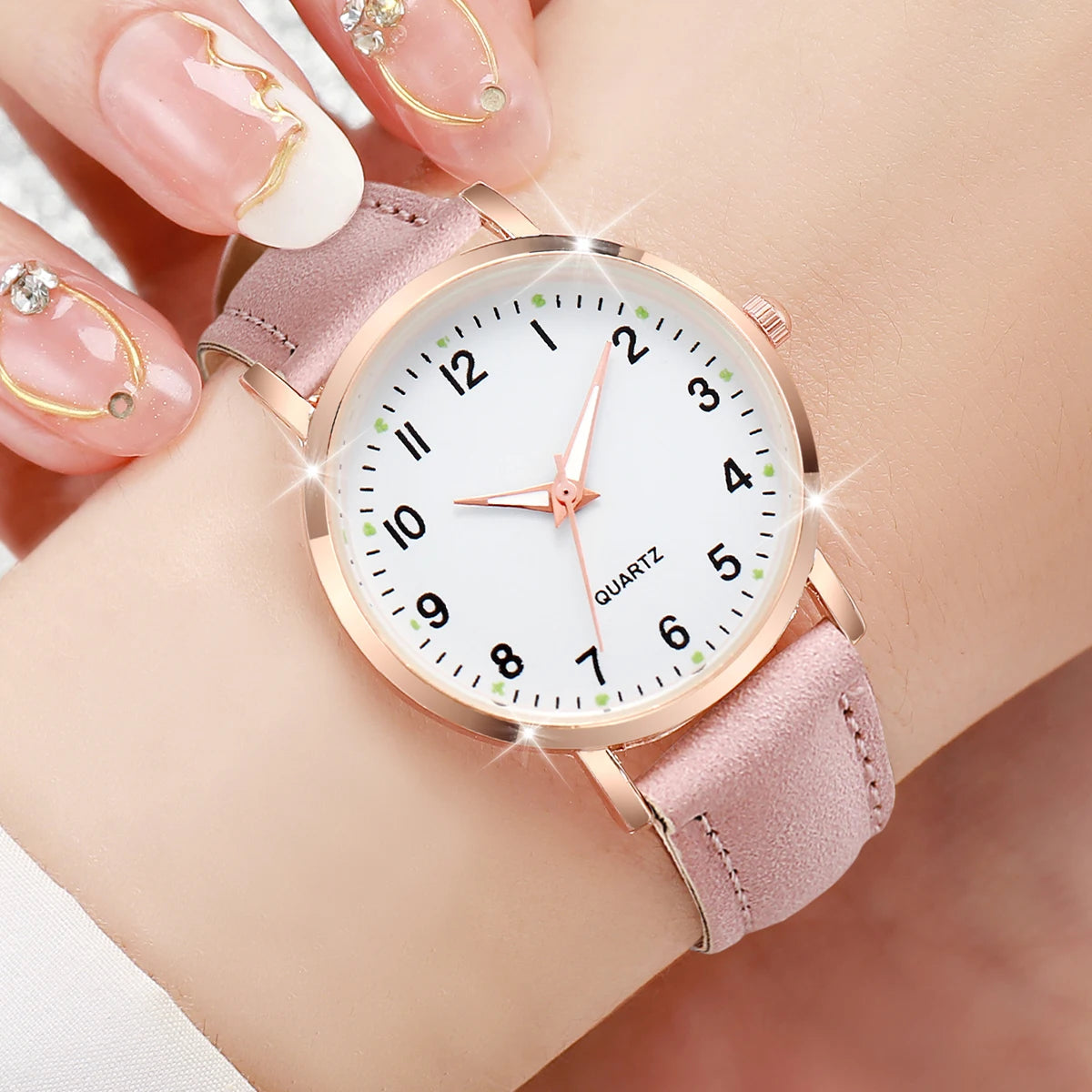 Montres Femme Tendance Décontractées Cadran Arabe Dames Bracelet Cuir Montre à Quartz Reloj Mujer Cadeau Fille