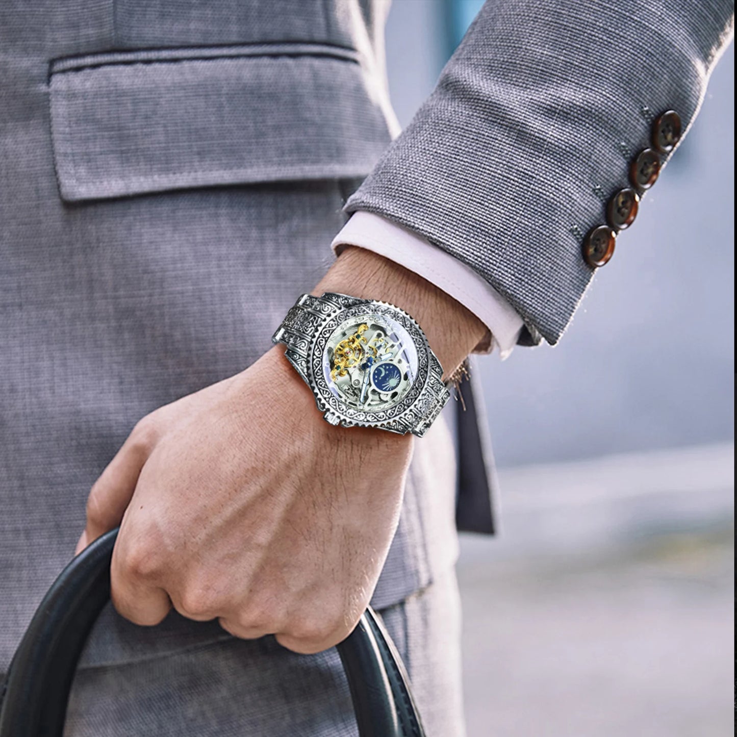 Montre Mécanique Squelette de Luxe Forsining Or Phase de Lune Rétro Gravée Lumineuse Tourbillon Automatique pour Homme Bracelet en Acier