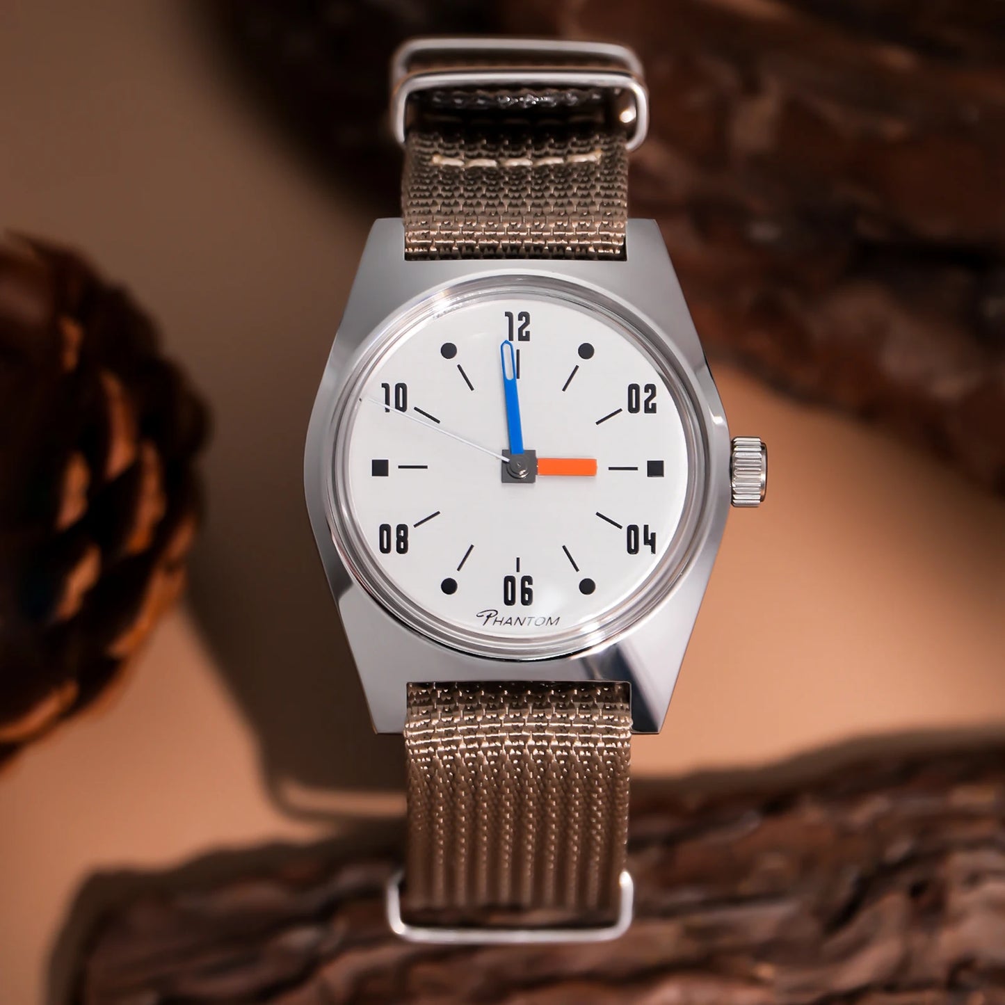 7120 hand-wind mechanical watch with 36mm vintage-inspired dial