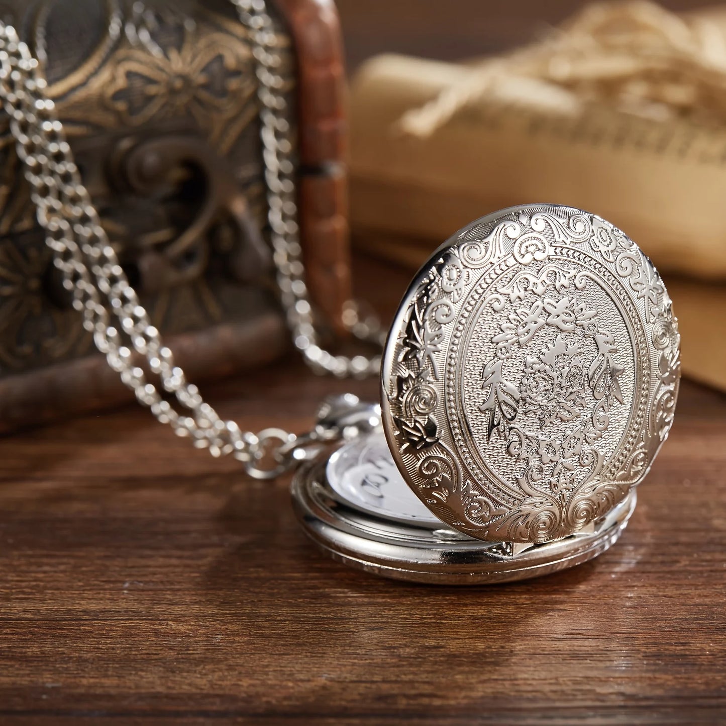 Montres de poche classiques et rétro à couvercle rabattable, gravées, pour femmes et hommes, montres suspendues à quartz, idéales pour offrir des cadeaux.