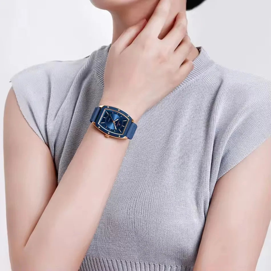 NAVIFORCE 5049 Montre-bracelet à quartz tendance pour femme, décontractée, lumineuse, étanche, bracelet en silicone, montres élégantes pour femme d'affaires