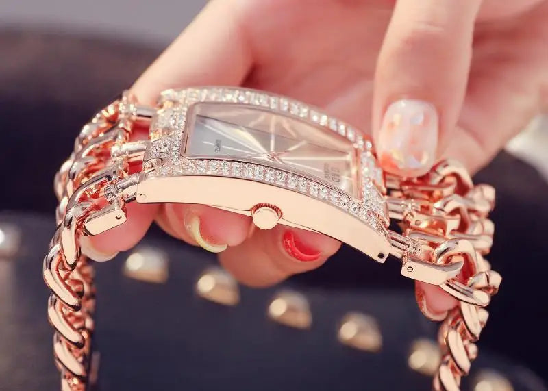 G&D New Casual Fashion Women Bracelet Watch For Female Clock Three Chain Rhinestone Quartz Ladies Wrist Watches Big Dial Golden