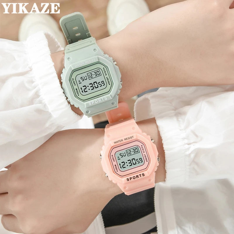 Montre de sport YIKAZE pour garçons et filles, montre électronique à LED pour étudiants, montre numérique carrée colorée pour hommes et femmes, montre étanche en caoutchouc