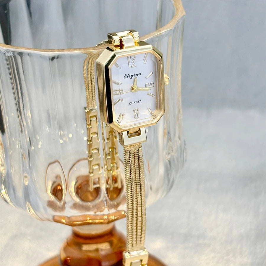 ChronoState Gold Tassel – Montre-bracelet rectangulaire pour femme | Montre-bracelet élégante à chaîne