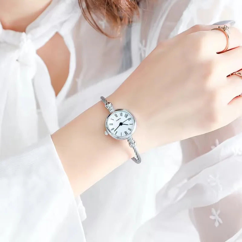 Fashion Women's Wristwatch Gold Bracelet Small Dial Elegant Watch New Cute Women Steel Bracelet Watch Quartz Wristwatch