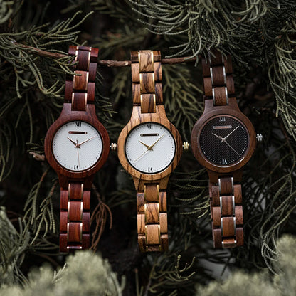 Montres en bois BOBO BIRD pour femmes Montre en bois gravée légère naturelle Montre-bracelet à quartz simple pour femme Cadeau personnalisé pour elle