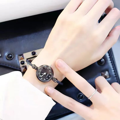 Fashion Women's Wristwatch Gold Bracelet Small Dial Elegant Watch New Cute Women Steel Bracelet Watch Quartz Wristwatch