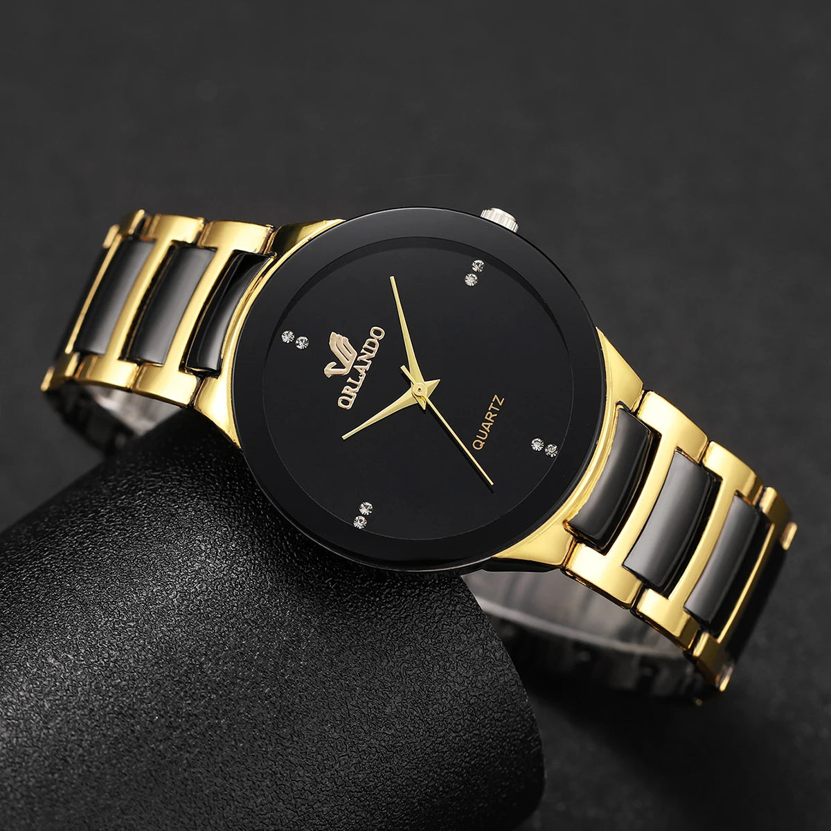 Men's quartz watch with stainless steel strap and classic dial