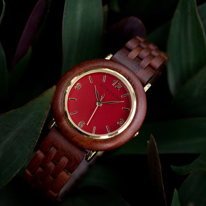 Montres en bois BOBO BIRD pour femmes Montre en bois gravée légère naturelle Montre-bracelet à quartz simple pour femme Cadeau personnalisé pour elle