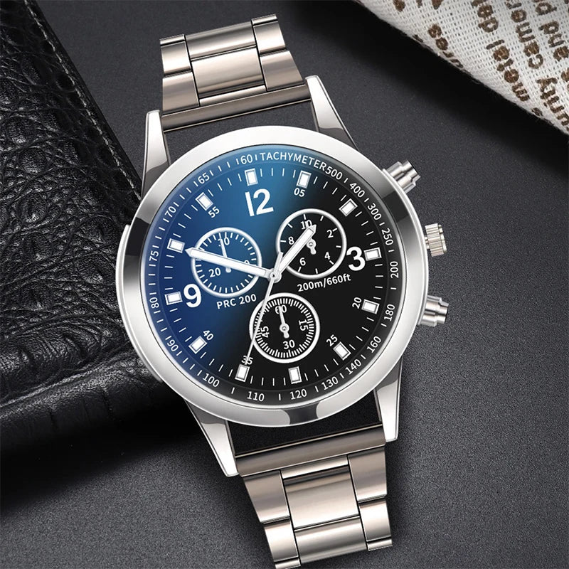 Men's quartz watch with stainless steel bracelet and matching accessory