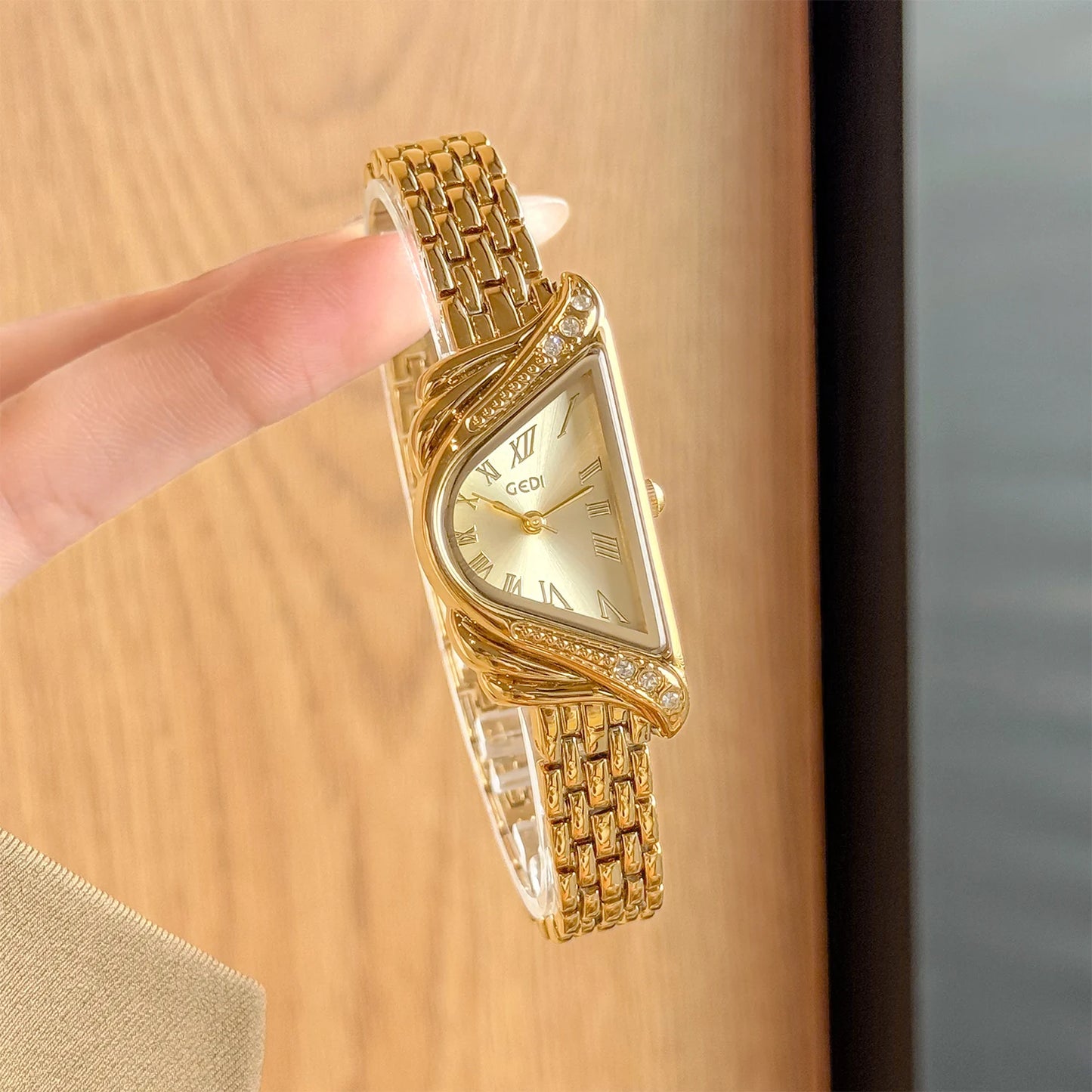 Retro Luxury Women's Watches Fashionable Asymmetrical Design, Premium Bracelet Style, Waterproof Quartz Timepiece, Perfect Gift