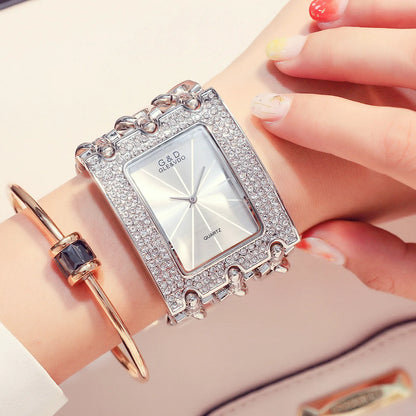 G&D New Casual Fashion Women Bracelet Watch For Female Clock Three Chain Rhinestone Quartz Ladies Wrist Watches Big Dial Golden
