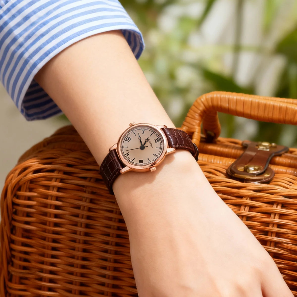 Fashion Retro Simple Leather Watch with Round Dial Quartz for Women, Suitable for Everyday Wear, Christmas Gift