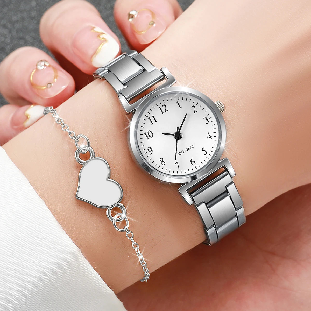 Lot de 2 montres carrées tendance pour femmes, bracelet en acier inoxydable, montre à quartz avec bracelet en forme de cœur