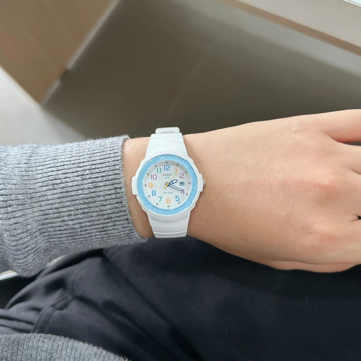 Montre Casio pour adolescents Couleurs Vives Tenues Tendance Nouveau Modèle 2026 Série LX-800H