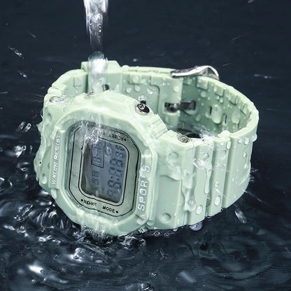 Montre de sport YIKAZE pour garçons et filles, montre électronique à LED pour étudiants, montre numérique carrée colorée pour hommes et femmes, montre étanche en caoutchouc